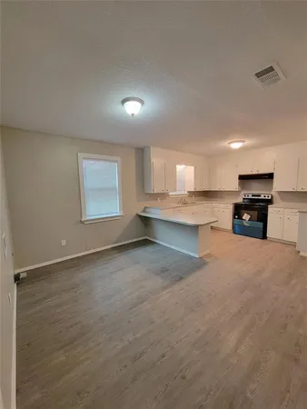 $1,395 | 1317 East Main Street, Unit 1315, Gun Barrel City, TX 75156