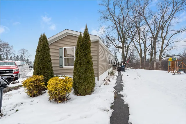 $44,900 | 74 Bloomdale Mhp, Bloomfield, NY 14469