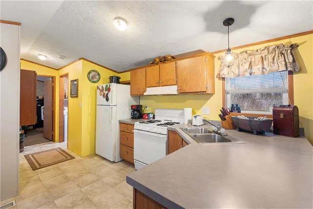 $44,900 | 74 Bloomdale Mhp, Bloomfield, NY 14469