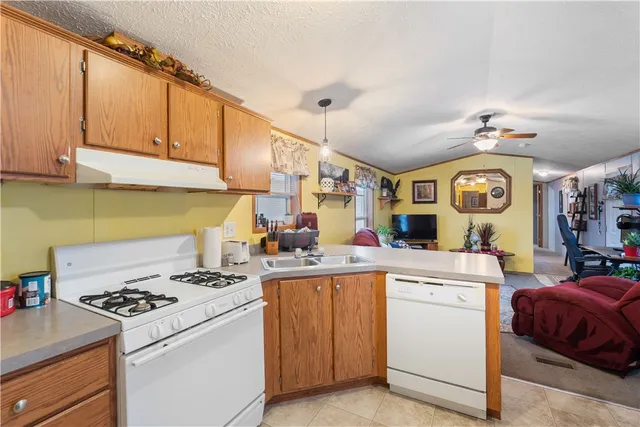 $44,900 | 74 Bloomdale Mhp, Bloomfield, NY 14469