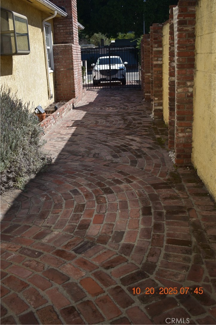 1009 South Rimpau Boulevard Los Angeles, CA 90019 - Photo 19 of 35