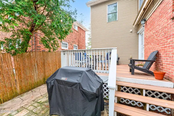 $470,000 | 15 Croswell Street, Albany, NY 12206