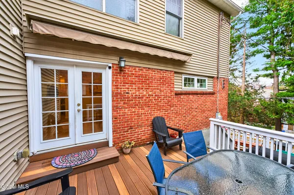 $470,000 | 15 Croswell Street, Albany, NY 12206