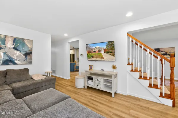 $470,000 | 15 Croswell Street, Albany, NY 12206