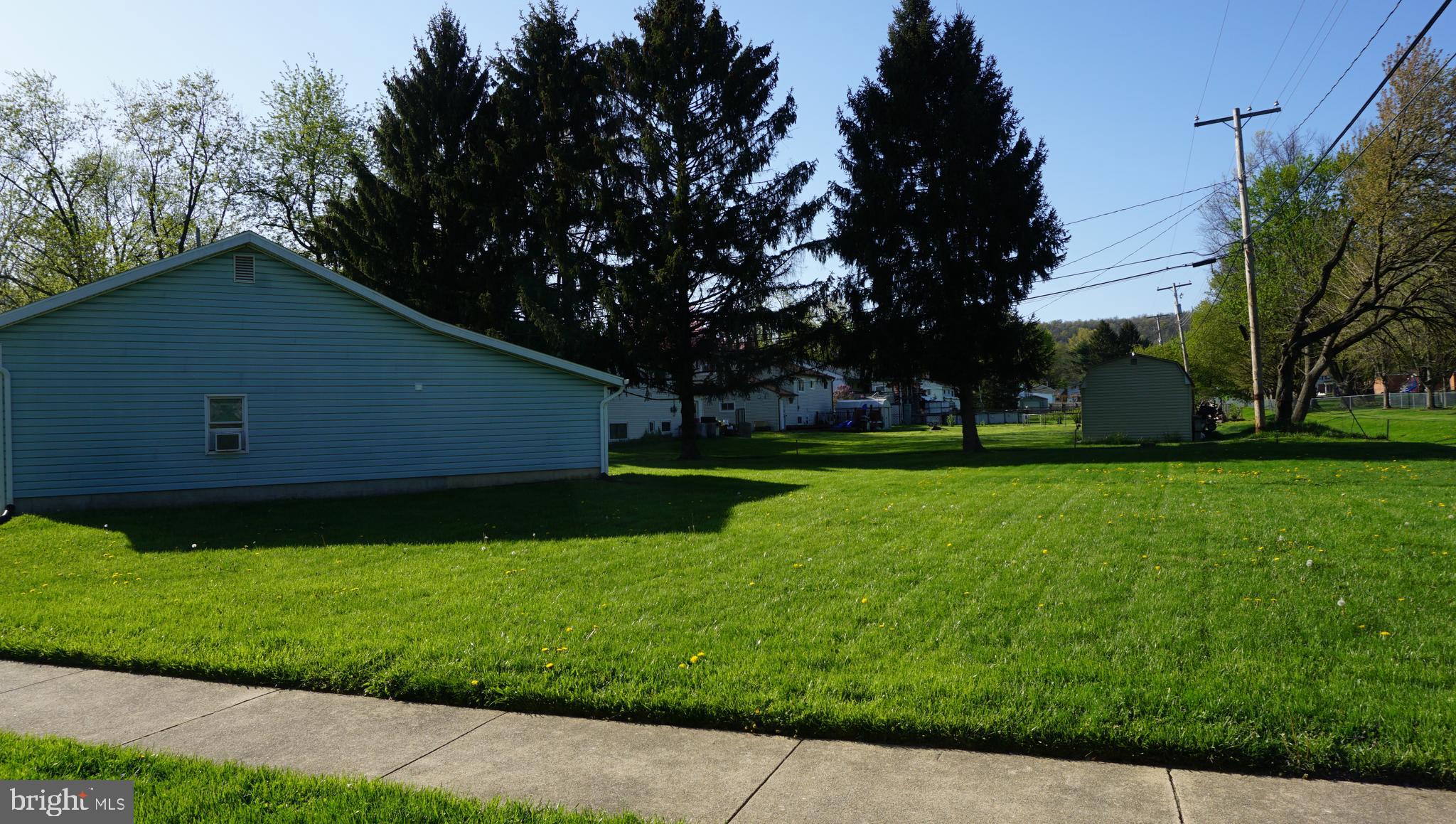 201 Heistand Road York, PA 17402 - Photo 3 of 12 Gallery Image 3