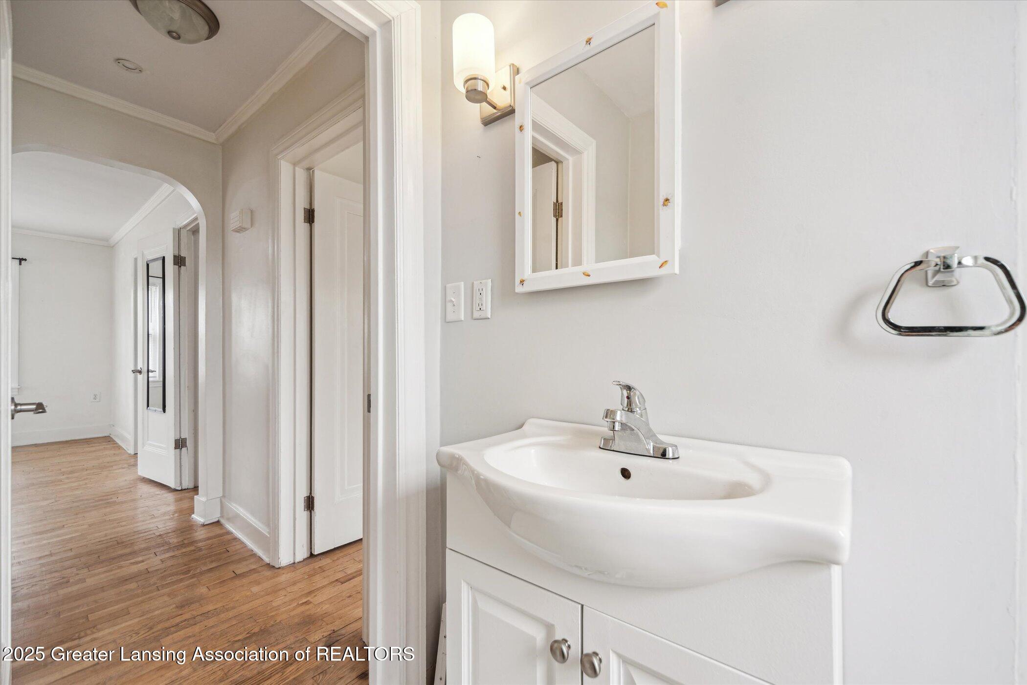 336 South Waverly Road Lansing, MI 48917 - Photo 13 of 33 14-336-S-Waverly-Rd-Lansing-MI-48917-Win