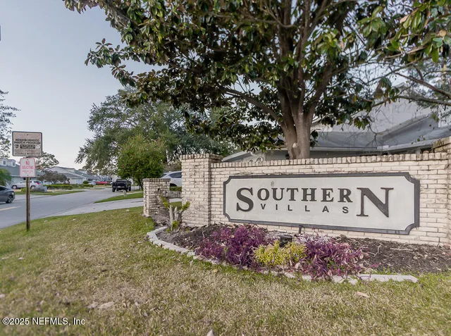 $2,300 | 11060 Wandering Oaks Drive, Jacksonville, FL 32257