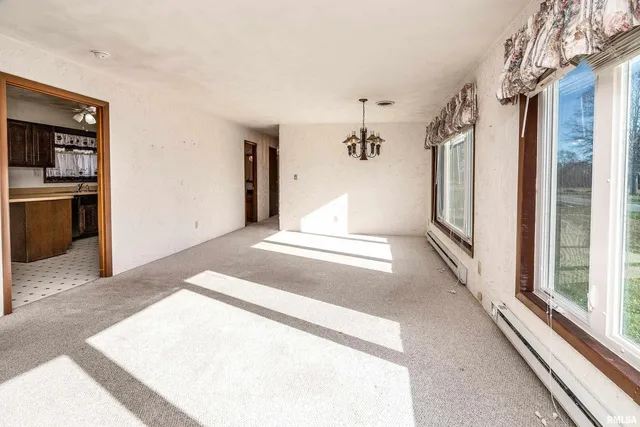 $139,900 | 516 South Safford Street, Christopher, IL 62822