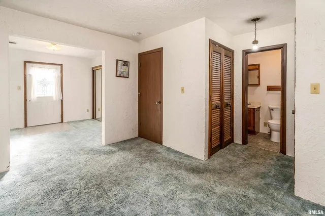 $139,900 | 516 South Safford Street, Christopher, IL 62822