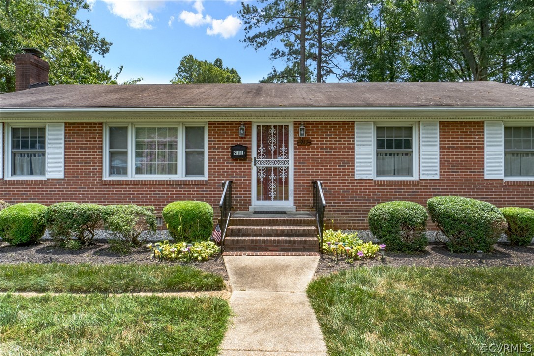 911 Penobscot Road Richmond, VA 23227 - Photo 3 of 26 Gallery Image 3