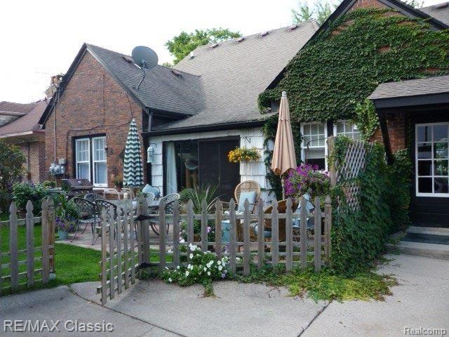 147 Cherokee Road Pontiac, MI 48341 - Photo 2 of 24 back
