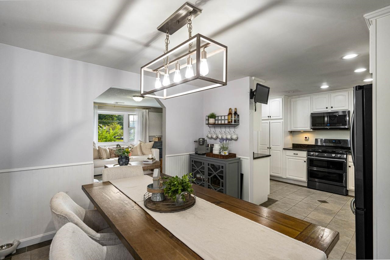 14 Scenic Drive Derry, NH 03038 - Photo 4 of 22