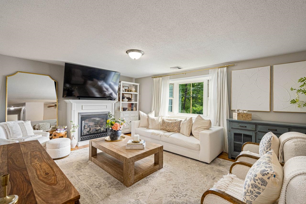 14 Scenic Drive Derry, NH 03038 - Photo 7 of 22