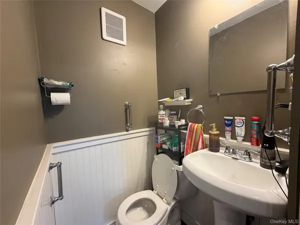 $4,600 | Undisclosed Address, Centereach, NY 11720