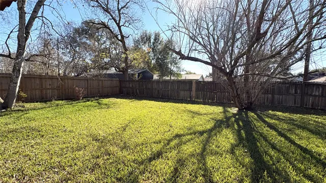 $1,800 | 13631 Greenway Drive, Sugar Land, TX 77498