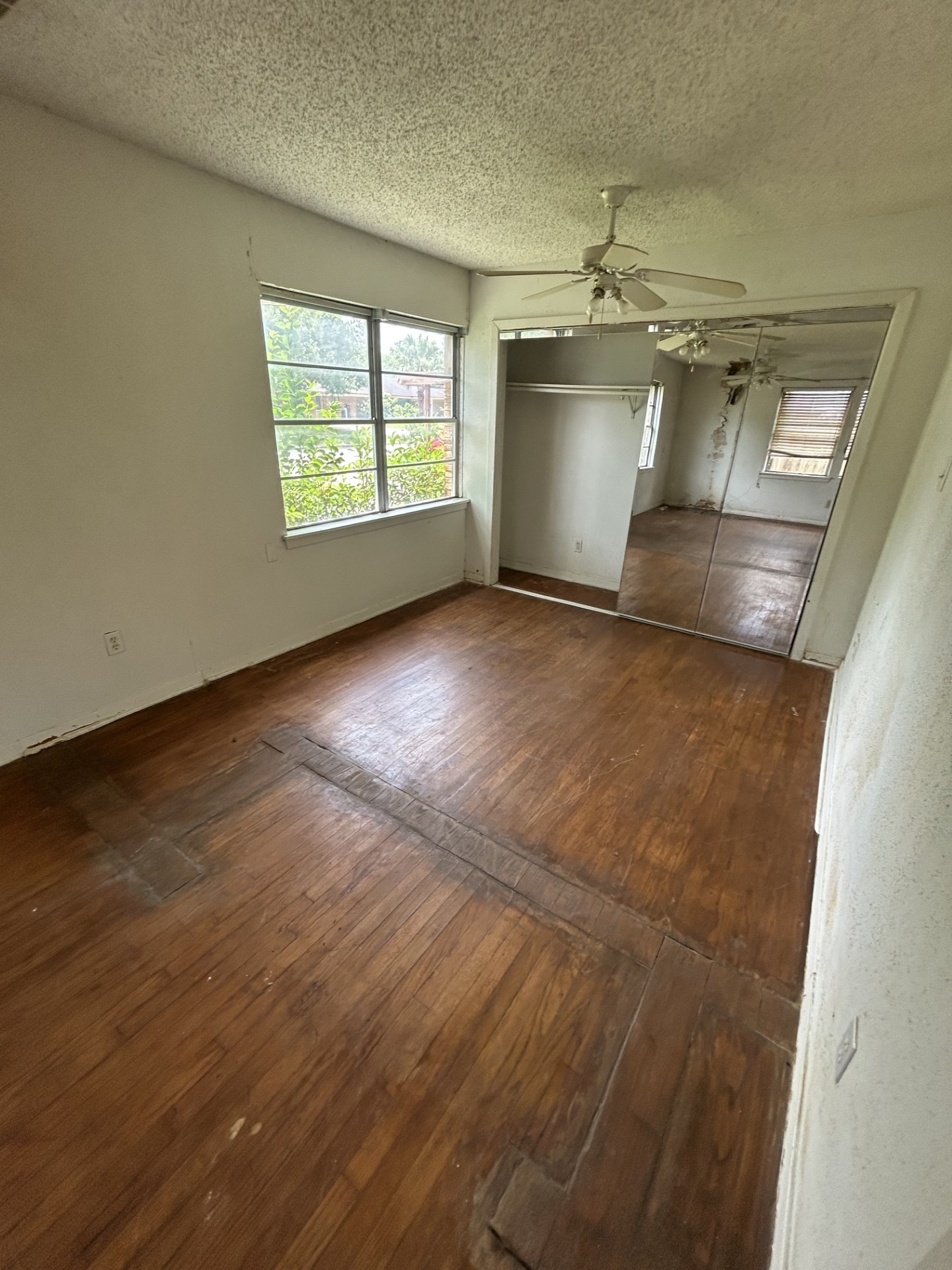 5711 Turtle Creek Road Houston, TX 77017 - Photo 13 of 25
