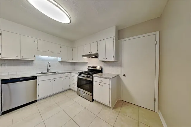 $1,925 | 2444 Mistletoe Lane Southwest, Snellville, GA 30039