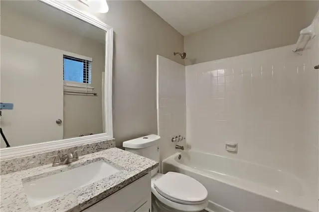 $1,925 | 2444 Mistletoe Lane Southwest, Snellville, GA 30039