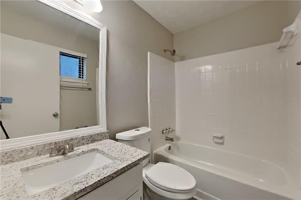 2444 Mistletoe Lane Southwest Snellville, GA 30039 - Photo 9 of 18