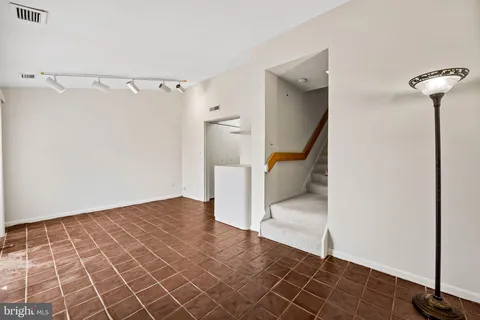 $275,000 | 23 Saddle Court, Unit G, Pikesville, MD 21208