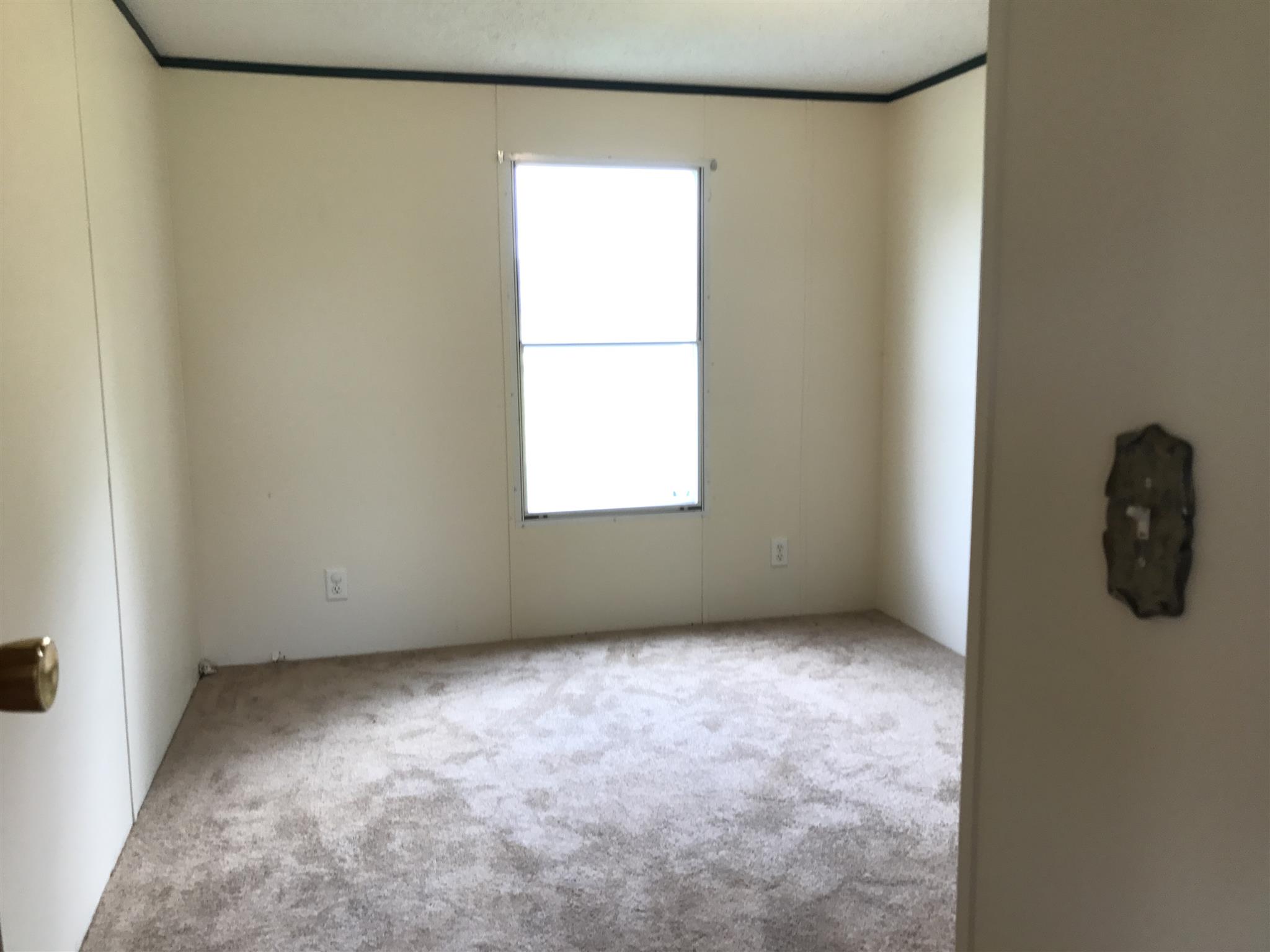 6029 McDaniels Road Springfield, TN 37172 - Photo 8 of 14 an empty room with a window