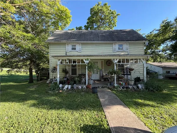 $189,000 | 411 East 2nd Street, Dearborn, MO 64439