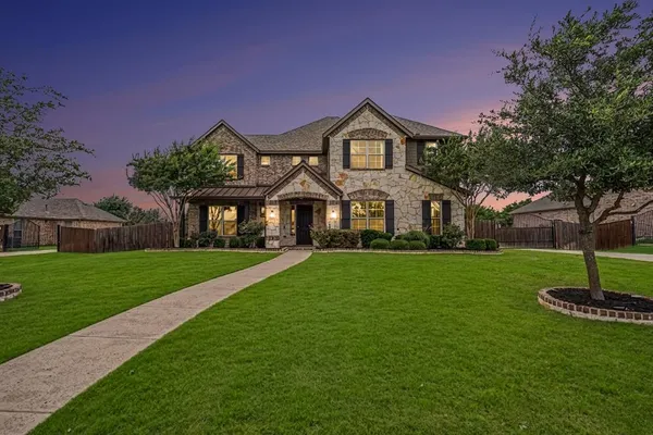 $829,900 | 273 Shallow Brook Drive, Sunnyvale, TX 75182