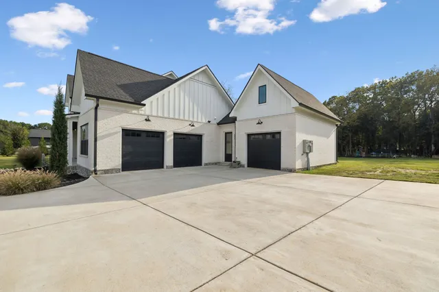 $1,895,000 | 5786 Manchester Pike, Murfreesboro, TN 37127