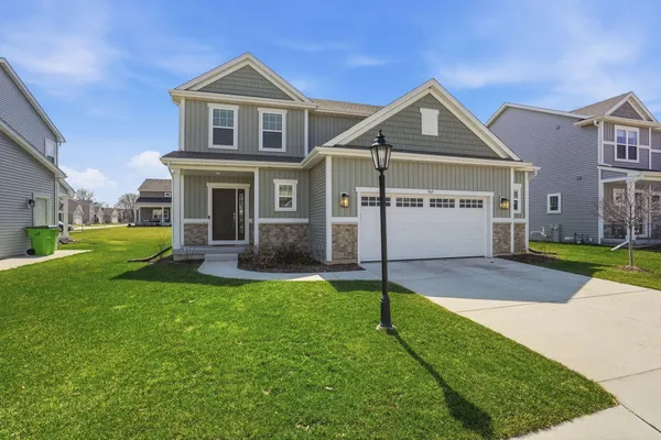 $539,900 | 547 Wild Oak Road, Hartland, WI 53029