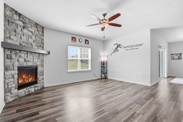 $539,900 | 547 Wild Oak Road, Hartland, WI 53029