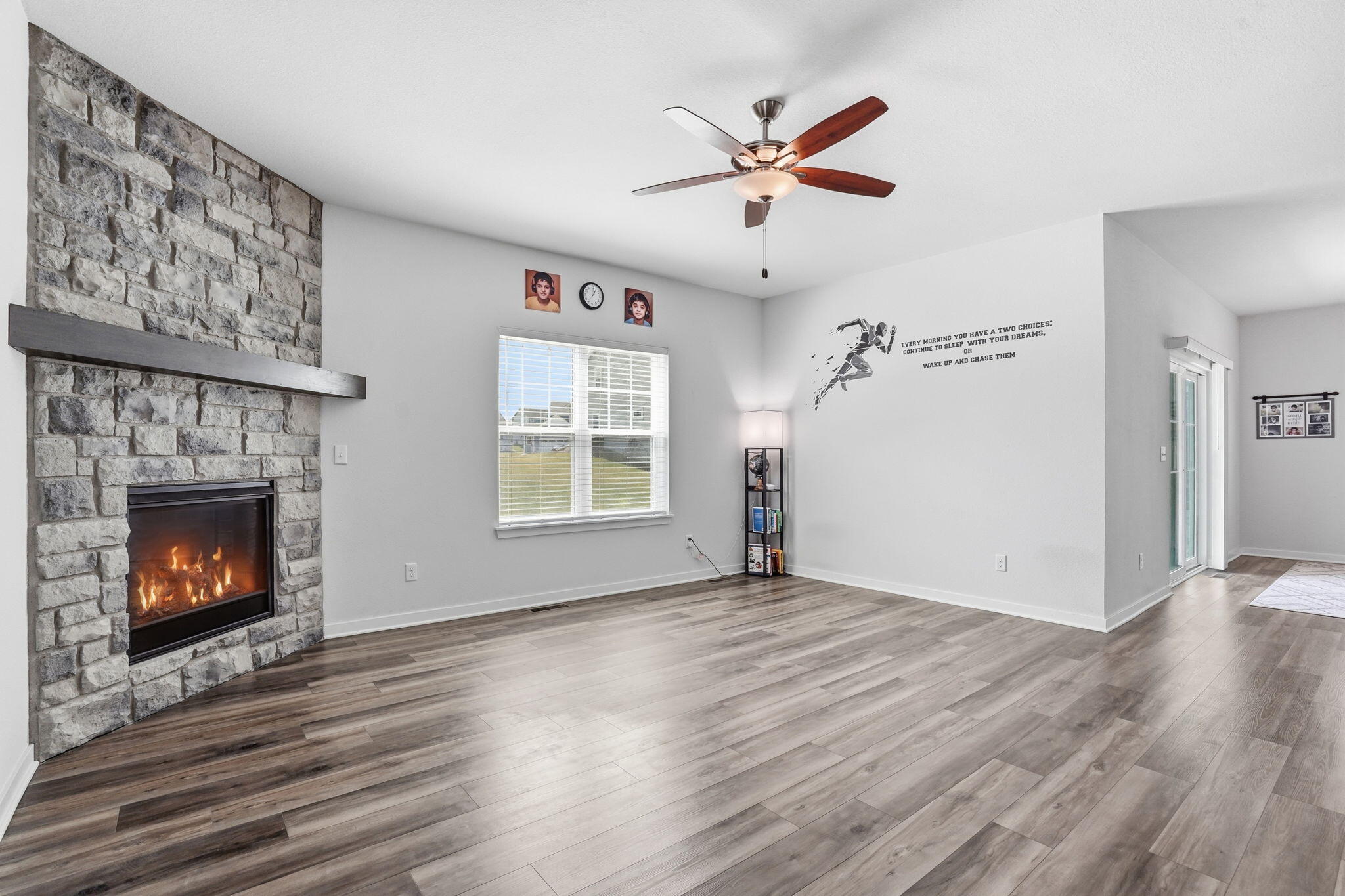 547 Wild Oak Road Hartland, WI 53029 - Photo 17 of 41 22-web-or-mls-22-547WildOakRd00050_with_