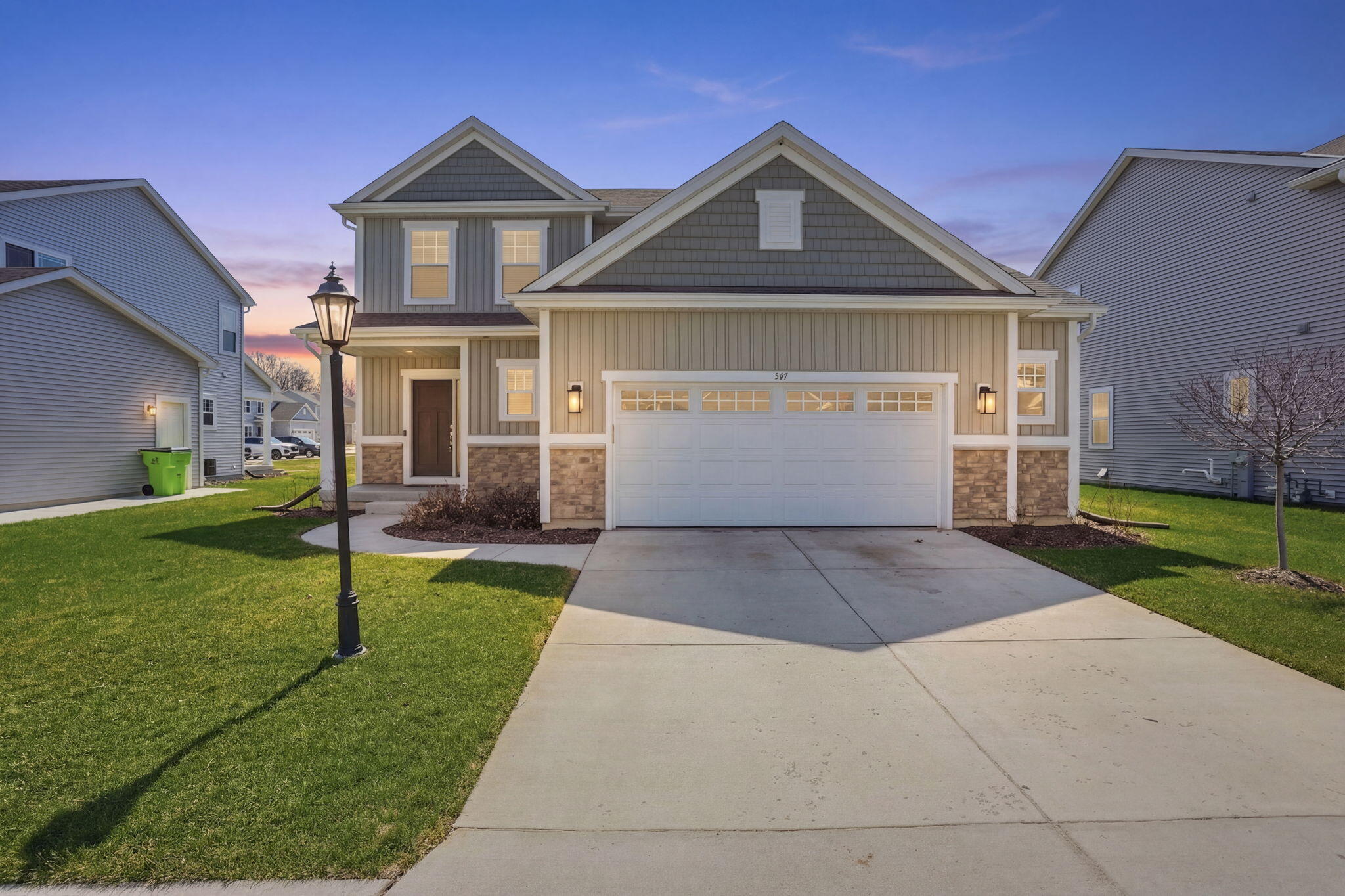 547 Wild Oak Road Hartland, WI 53029 - Photo 2 of 41 1-web-or-mls-01-547WildOakRd00005_twilig