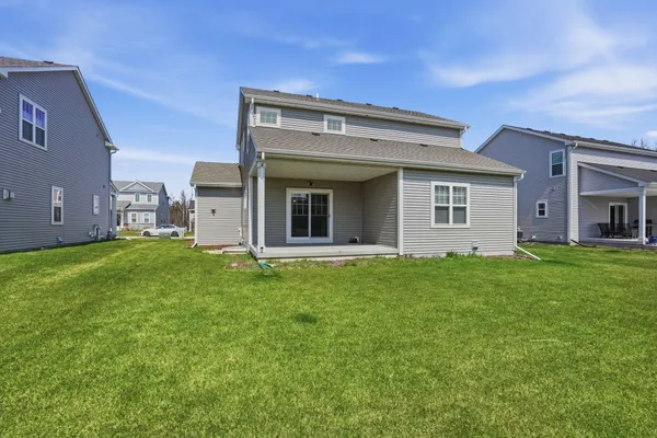 $539,900 | 547 Wild Oak Road, Hartland, WI 53029