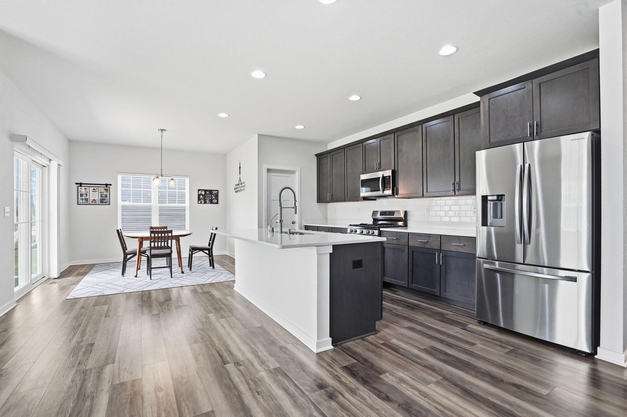 547 Wild Oak Road Hartland, WI 53029 - Photo 8 of 41 9-web-or-mls-09-547WildOakRd00020