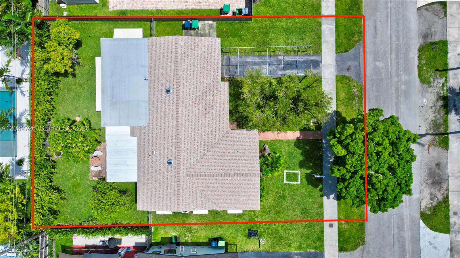 1730 Southwest 97th Place Miami, FL 33165 - Photo 7 of 44