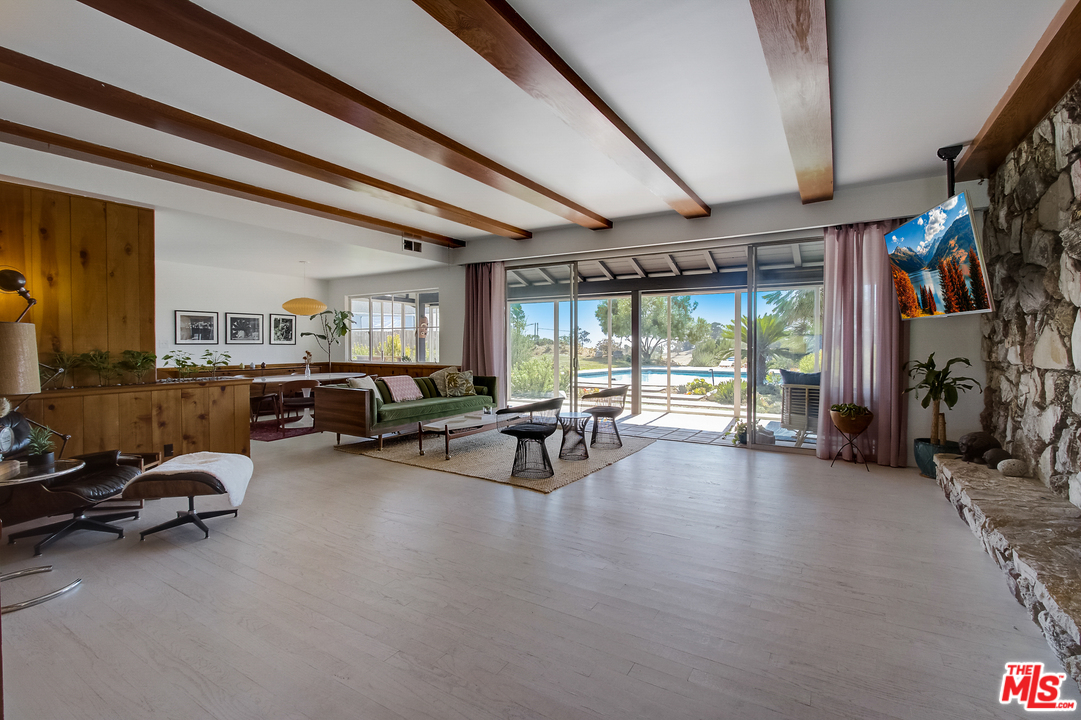 4125 Punta Alta Drive Los Angeles, CA 90008 - Photo 2 of 37