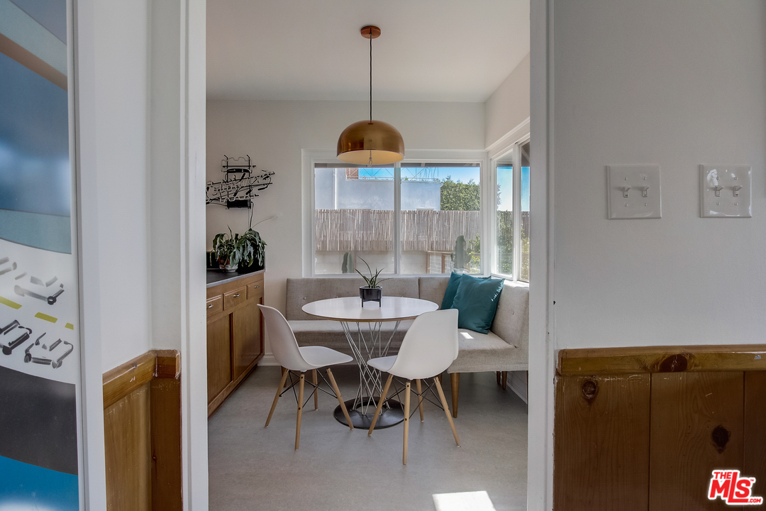 4125 Punta Alta Drive Los Angeles, CA 90008 - Photo 22 of 37