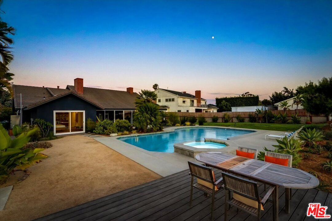 4125 Punta Alta Drive Los Angeles, CA 90008 - Photo 23 of 37