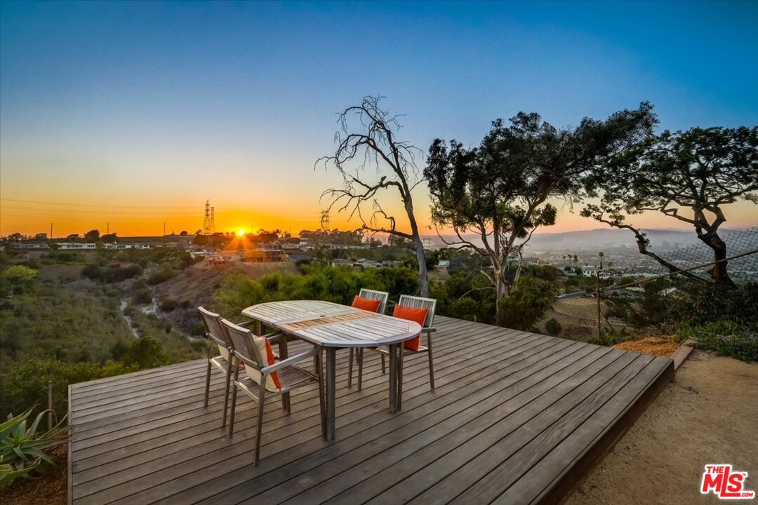 4125 Punta Alta Drive Los Angeles, CA 90008 - Photo 29 of 37