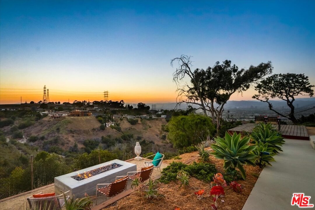 4125 Punta Alta Drive Los Angeles, CA 90008 - Photo 33 of 37