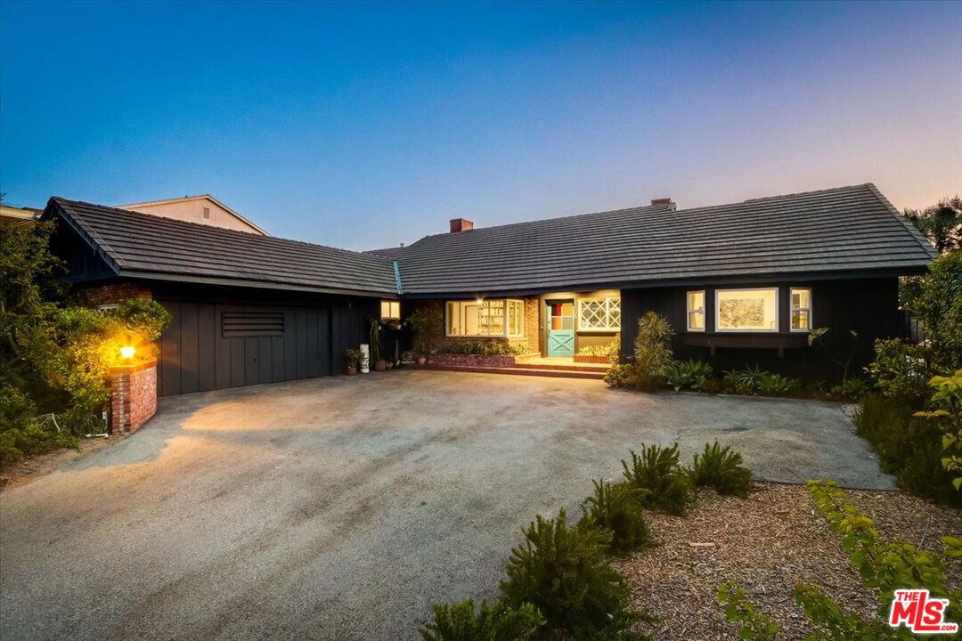 4125 Punta Alta Drive Los Angeles, CA 90008 - Photo 8 of 37