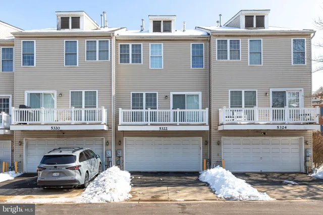 $2,950 | 5322 Cupids Dart Drive, Centreville, VA 20120