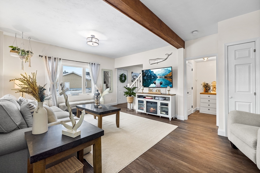 205 Sconticut Neck Road Fairhaven, MA 02719 - Photo 4 of 28 Gallery Image 4