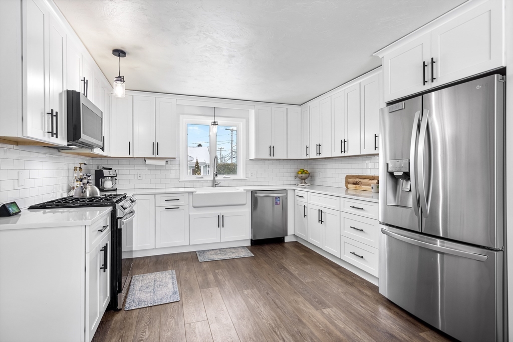 205 Sconticut Neck Road Fairhaven, MA 02719 - Photo 6 of 28 Gallery Image 6