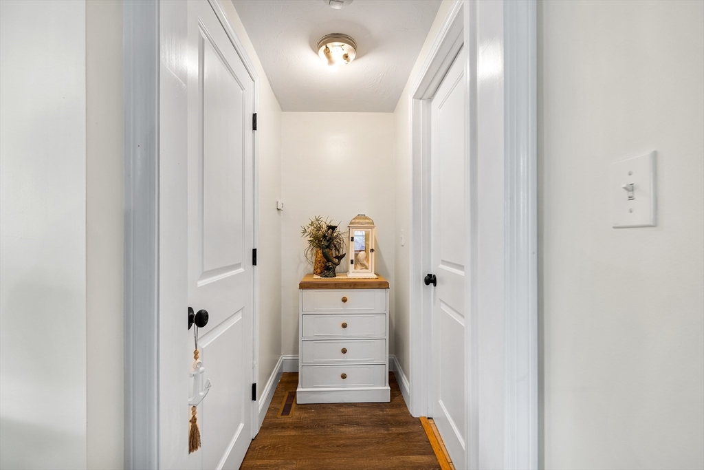 205 Sconticut Neck Road Fairhaven, MA 02719 - Photo 9 of 28 Gallery Image 9