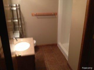 2880 Faussett Road Howell, MI 48855 - Photo 3 of 13 Bath.jpg
