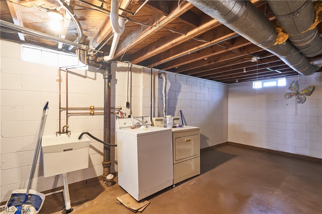 2620 Mogadore Road Akron, OH 44312 - Photo 19 of 27 Laundry area in the Lower level
