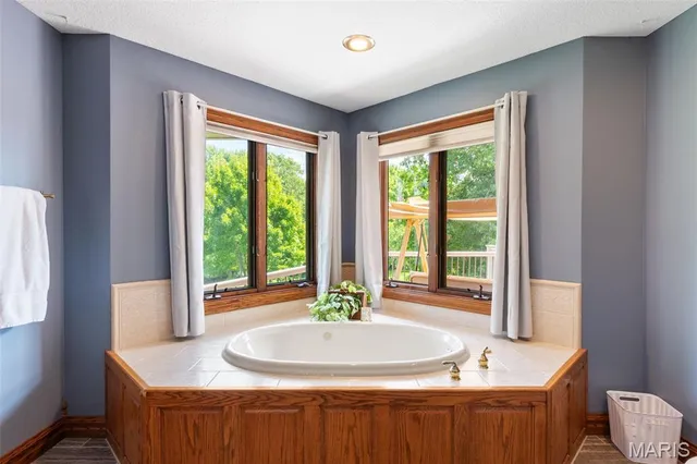 $725,000 | 514 Lakeside Manor Drive, Kirksville, MO 63501