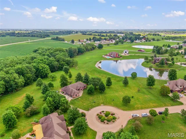 $725,000 | 514 Lakeside Manor Drive, Kirksville, MO 63501