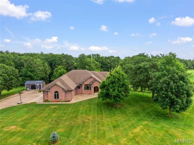 $725,000 | 514 Lakeside Manor Drive, Kirksville, MO 63501